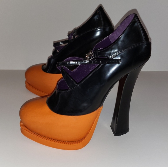 SOLD  PRADA RUNWAY 2012 Orange leather & Rubber Mary Jane Heels  FINAL PRICE 🧡 - Picture 2 of 16